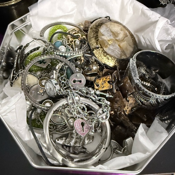 Mixed Statement Jewelry Bundle - Picture 3 of 7